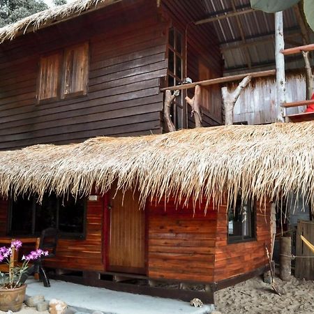 Sea Paradise Hotel Ban Khlong Kloi Exterior photo
